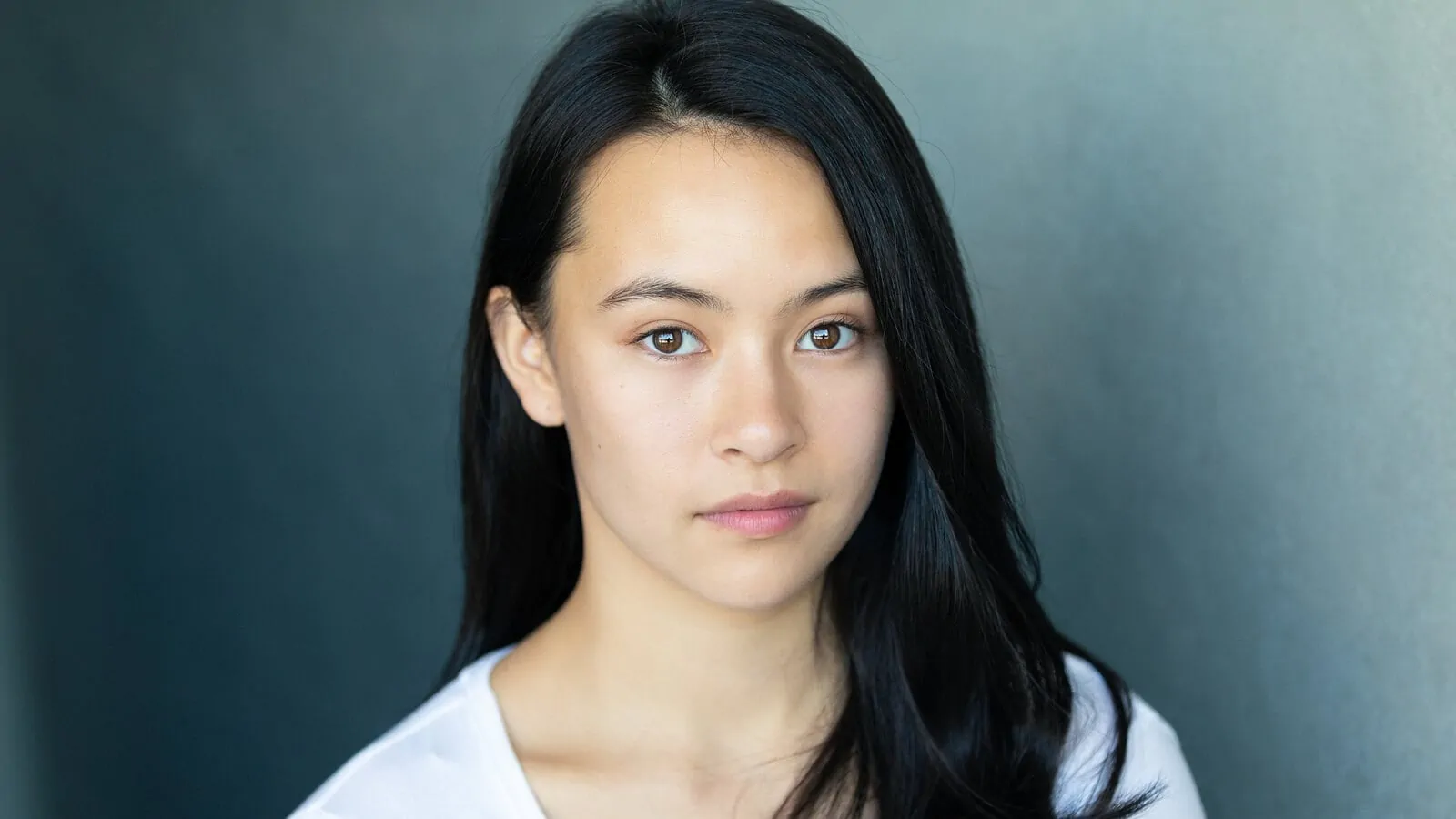 Madeleine Price is represented by Hermione Halpin - Accelerate Management