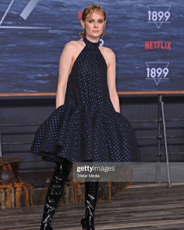 Today is the day - 1899 is streaming on Netflix now! It stars the brilliant EMILY BEECHAM and CLARA ROSAGER who recently rocked the 1899 premiere in Berlin 🌊 

⭐️ @emily_beecham and @clararosager 

@netflix1899 @netflixuk #outnow #series #television #1899 #1899netflix
